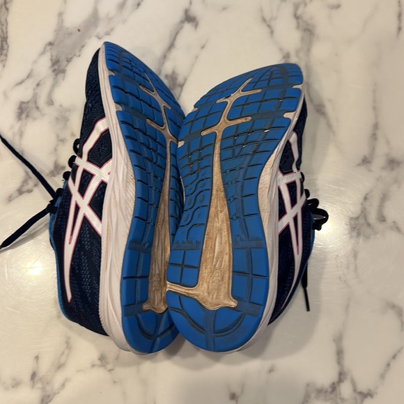 ASICS Women’s Sneaker - Picture 3 of 4